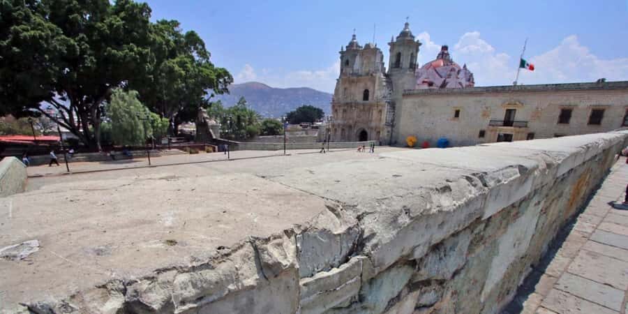 Oaxaca Walking Tour with a Local Guide: Pre-Hispanic Cultures and Heritage - Pre-Hispanic and modern Oaxaca through museum exteriors