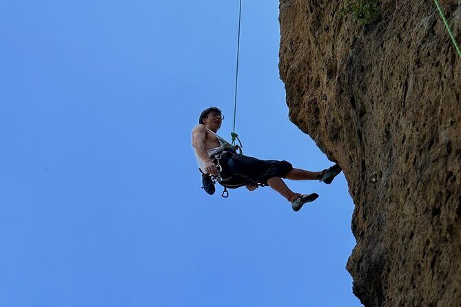 Rock climbing in Oaxaca with local climbers - Choosing Routes and Difficulty Levels Without Pressure