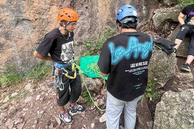 Rock climbing in Oaxaca with local climbers - Pickup at 7:00 AM and the 30-Minute Drive Out of Town